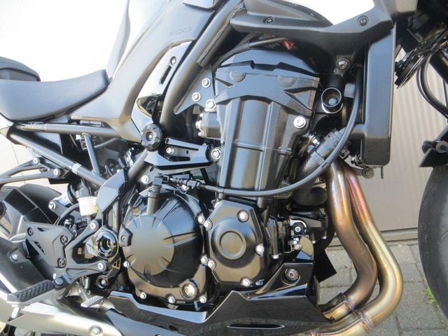 kawasaki - z900