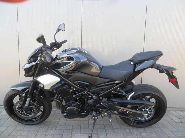 kawasaki - z900
