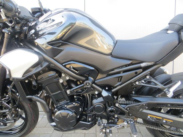 kawasaki - z900