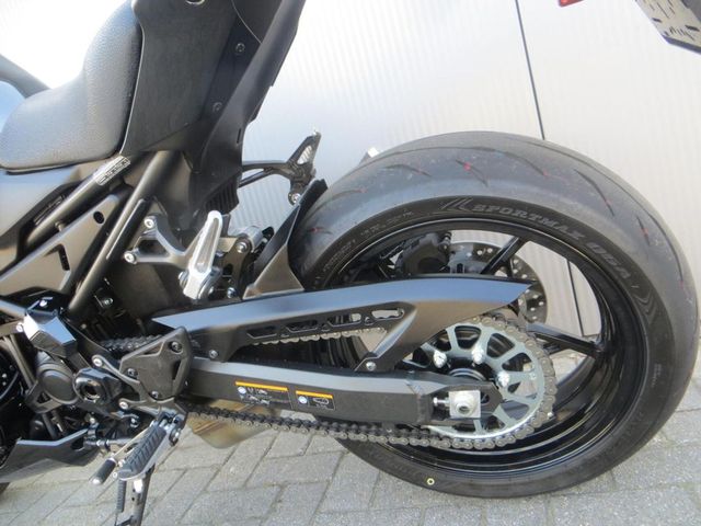 kawasaki - z900