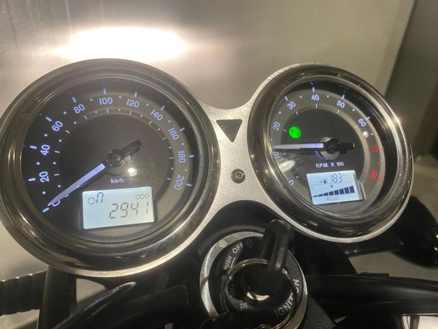 triumph - bonneville-t-120-black