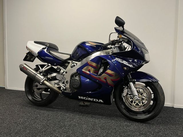 honda - cbr-900-rr-fireblade