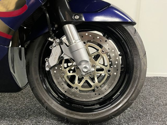 honda - cbr-900-rr-fireblade