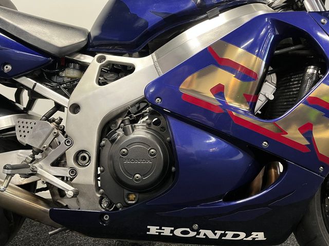 honda - cbr-900-rr-fireblade
