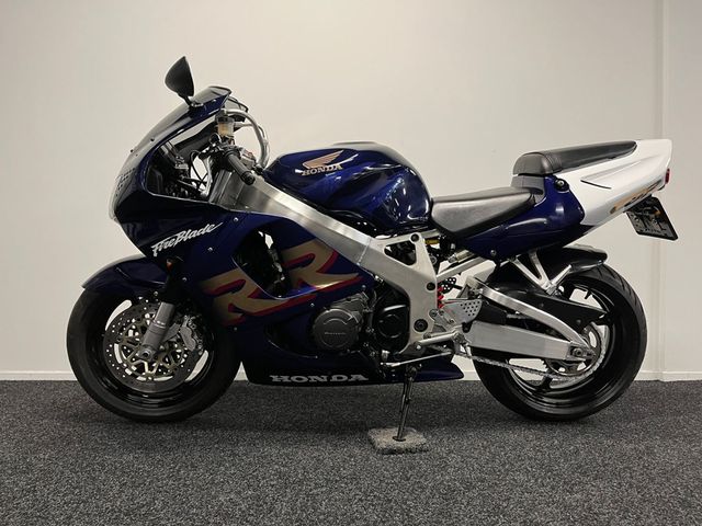 honda - cbr-900-rr-fireblade
