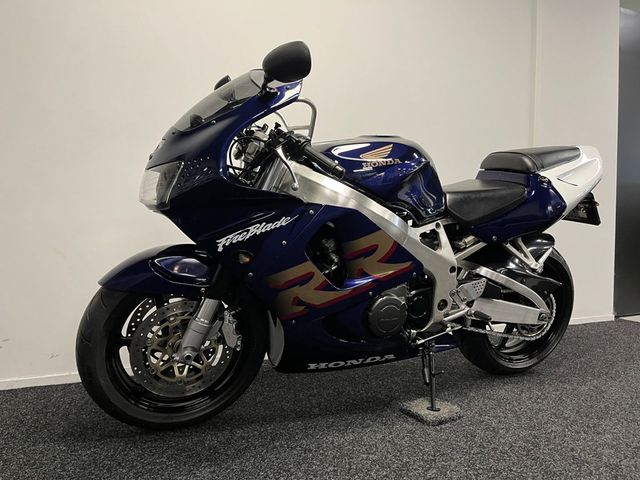 honda - cbr-900-rr-fireblade