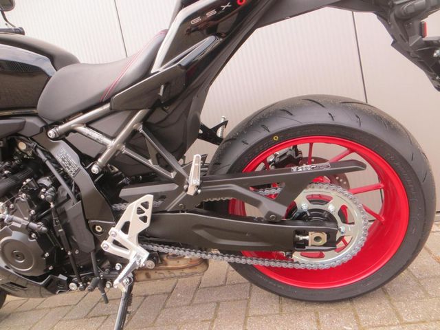 suzuki - gsx-8tt