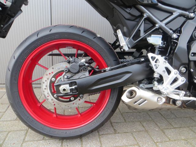 suzuki - gsx-8tt