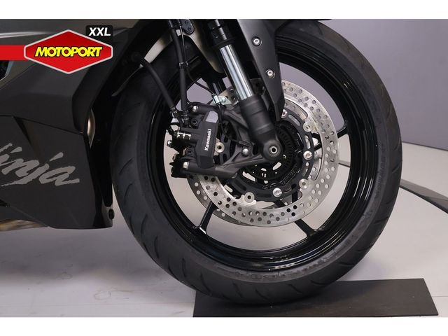 kawasaki - ninja-zx-4rr