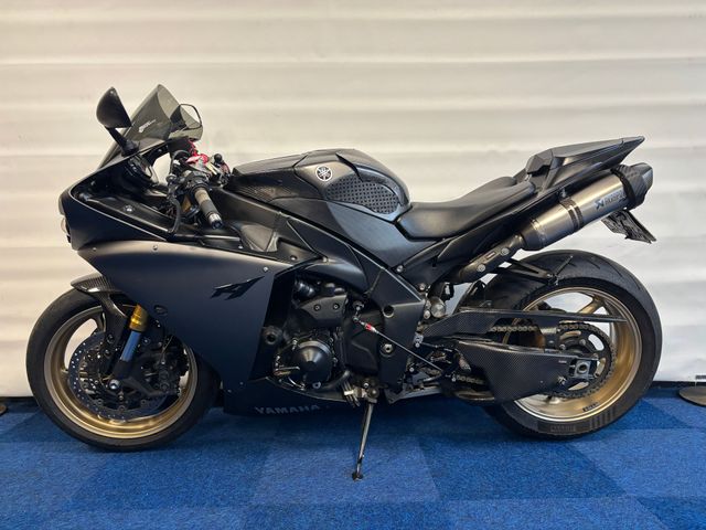 yamaha - r1