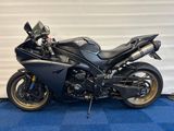 YAMAHA R1