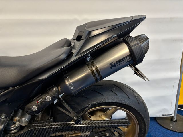 yamaha - r1