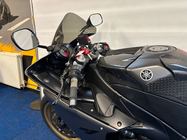 yamaha - r1