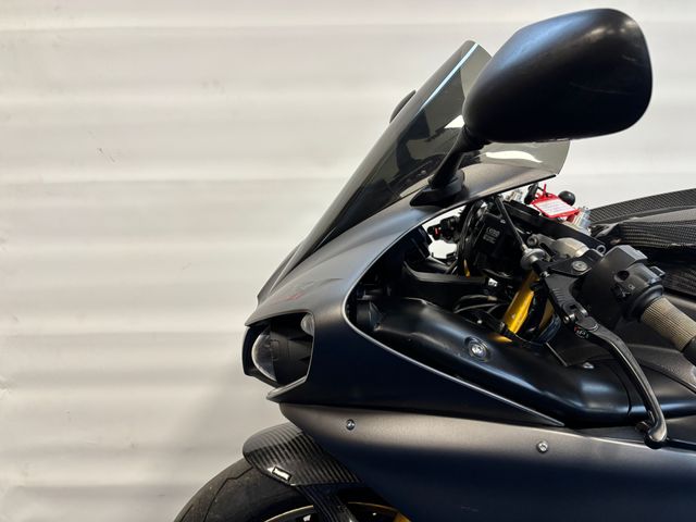 yamaha - r1