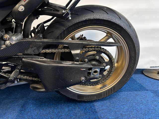 yamaha - r1