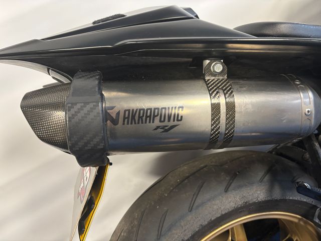 yamaha - r1