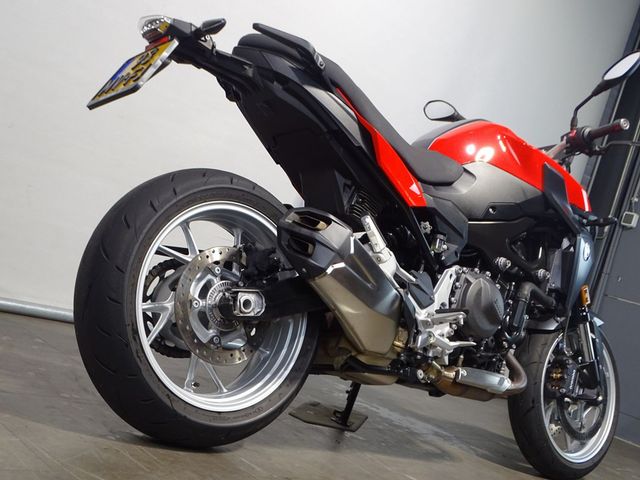 bmw - f-900-r
