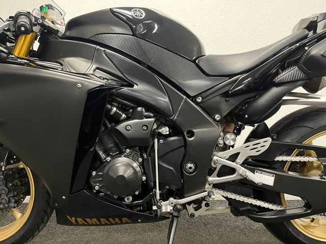 yamaha - yzf-r1