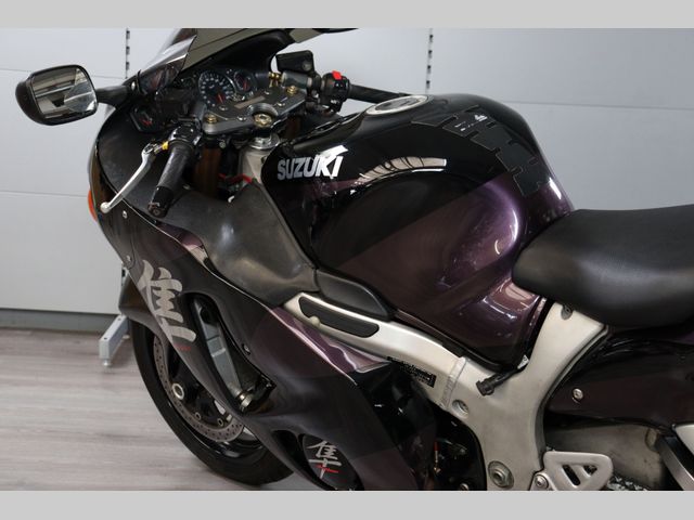 suzuki - gsx-r-1300-hayabusa