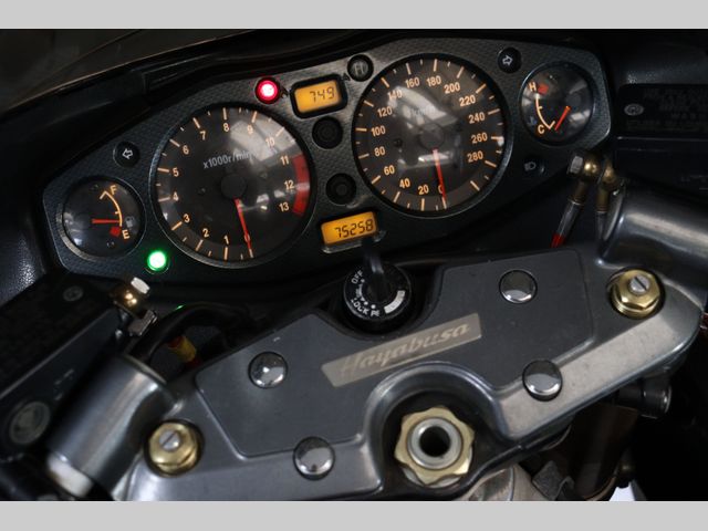 suzuki - gsx-r-1300-hayabusa