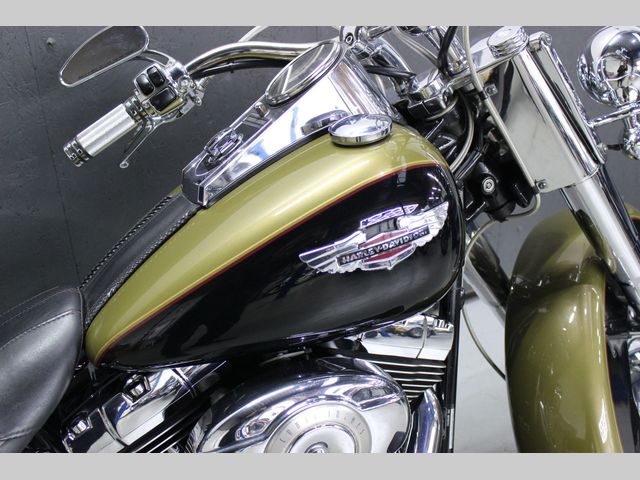 harley-davidson - softail-deluxe-flstn