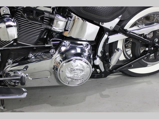 harley-davidson - softail-deluxe-flstn