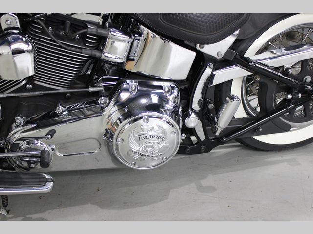 harley-davidson - softail-deluxe-flstn