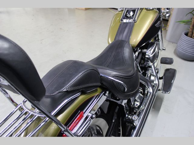 harley-davidson - softail-deluxe-flstn