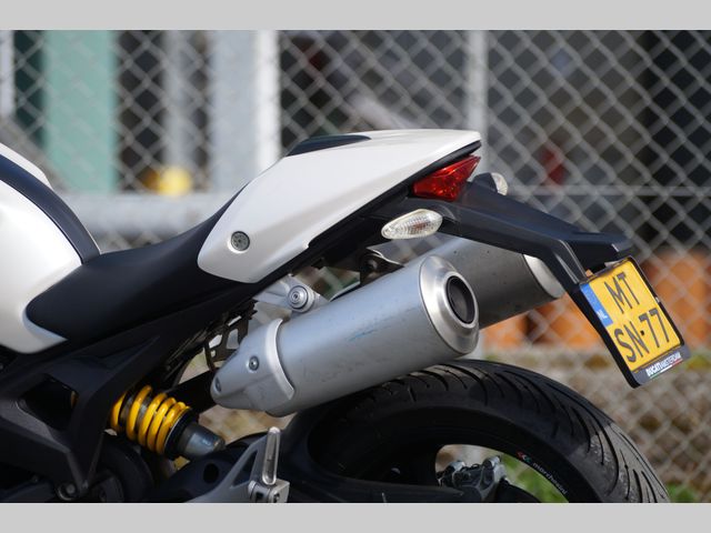 ducati - monster-696