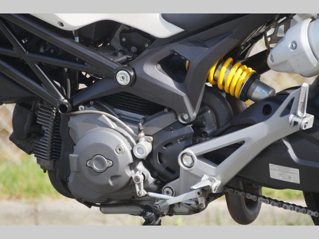 ducati - monster-696