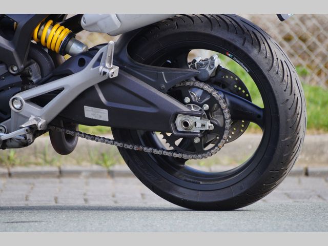 ducati - monster-696