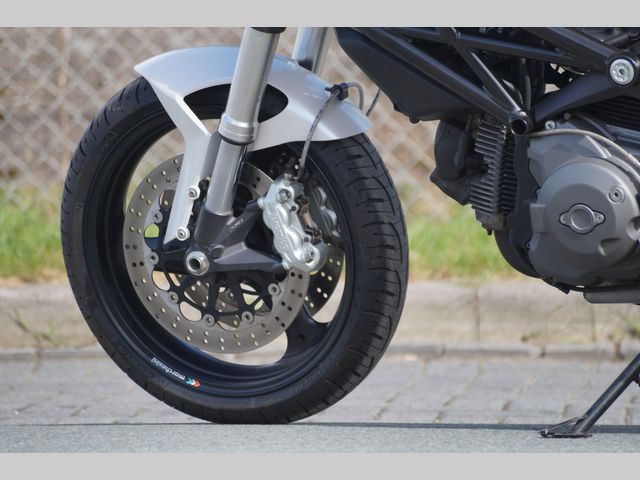 ducati - monster-696