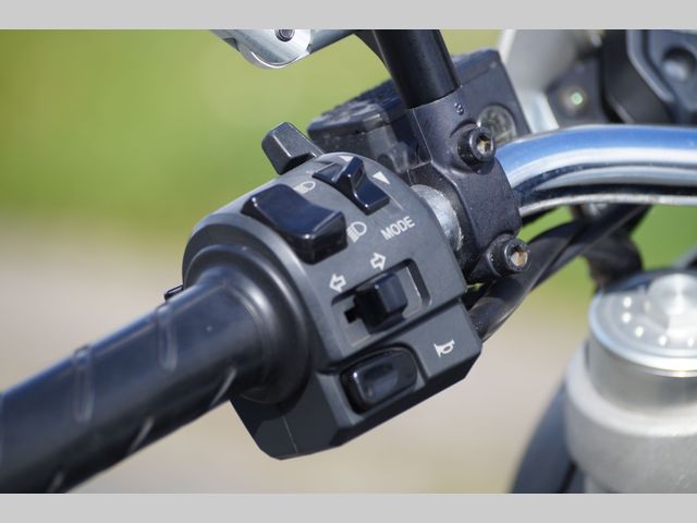 ducati - monster-696