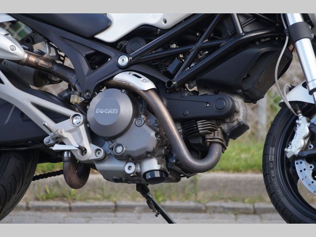 ducati - monster-696