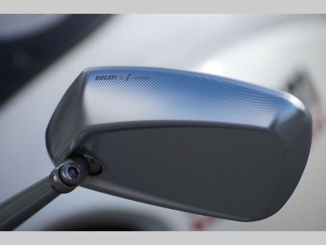 ducati - monster-696