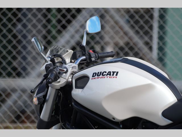 ducati - monster-696