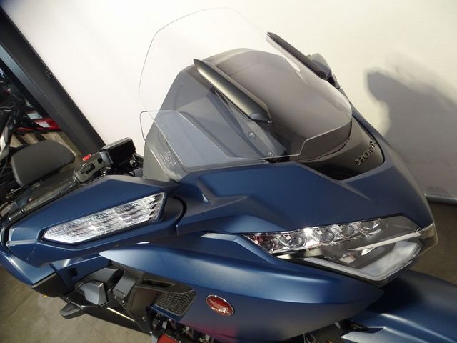 honda - gl-1800-goldwing-bagger