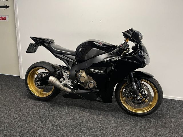 honda - cbr-1000-rr-fireblade
