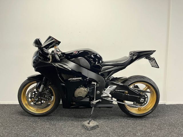 honda - cbr-1000-rr-fireblade