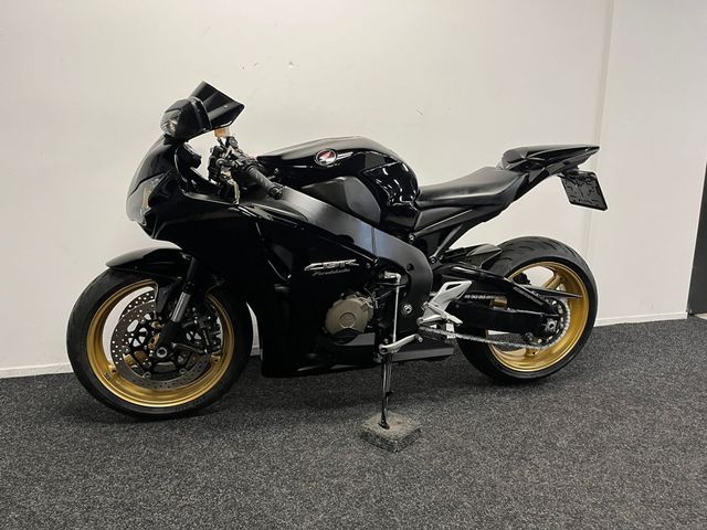 honda - cbr-1000-rr-fireblade