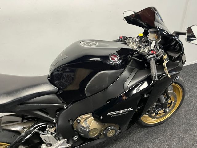 honda - cbr-1000-rr-fireblade