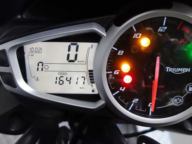 triumph - street-triple-r