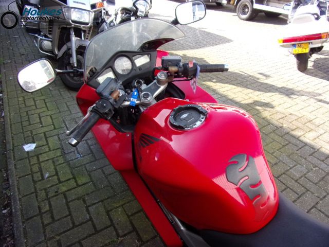 honda - vfr-800