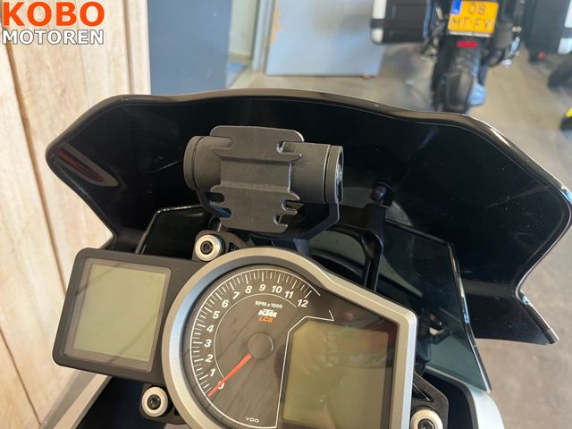ktm - 1290-super-duke-gt