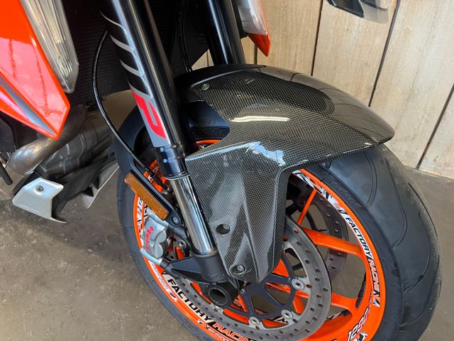 ktm - 1290-super-duke-gt