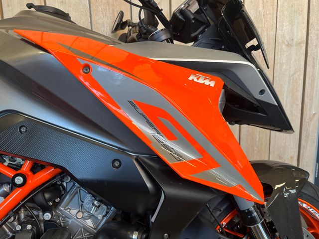 ktm - 1290-super-duke-gt
