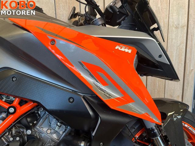 ktm - 1290-super-duke-gt