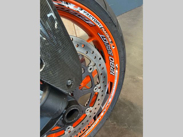 ktm - 1290-super-duke-gt