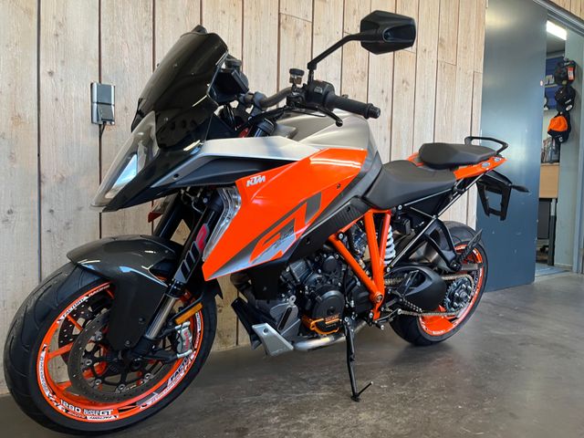 ktm - 1290-super-duke-gt