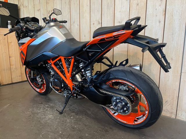ktm - 1290-super-duke-gt